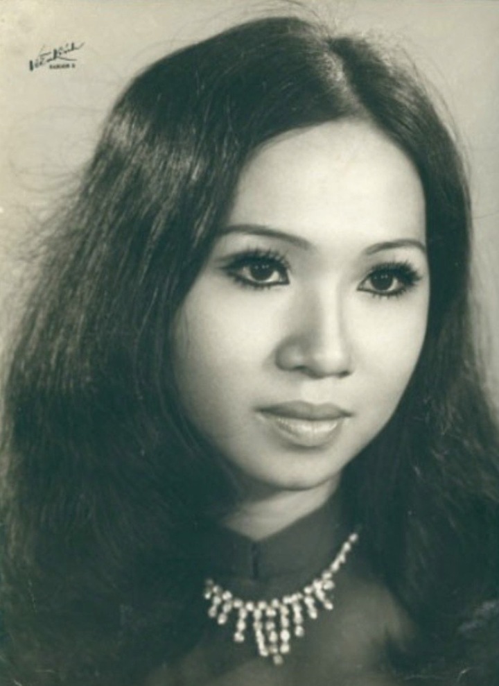 Danh ca Trang Mỹ Dung lúc trẻ