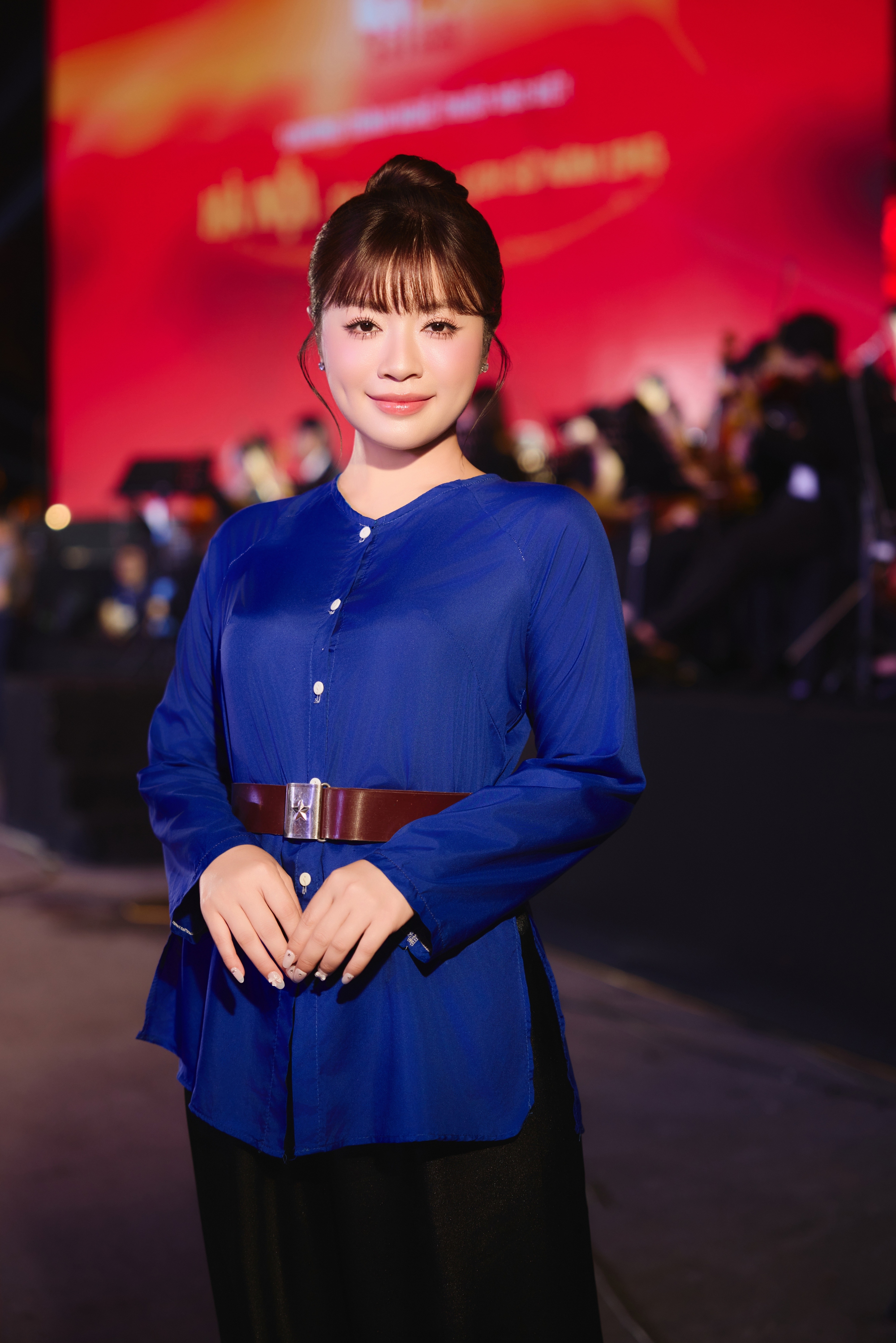 Nguyễn Thu Hằng biểu diễn tại chương trình