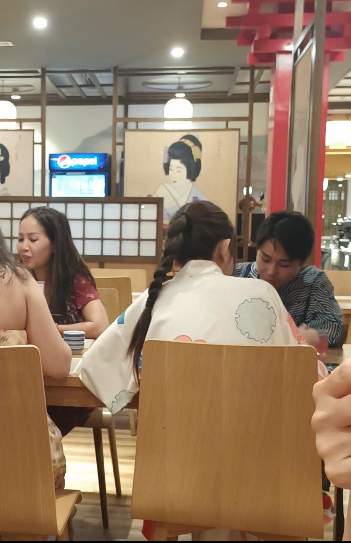Gia đình hai bên thân thiết với nhau