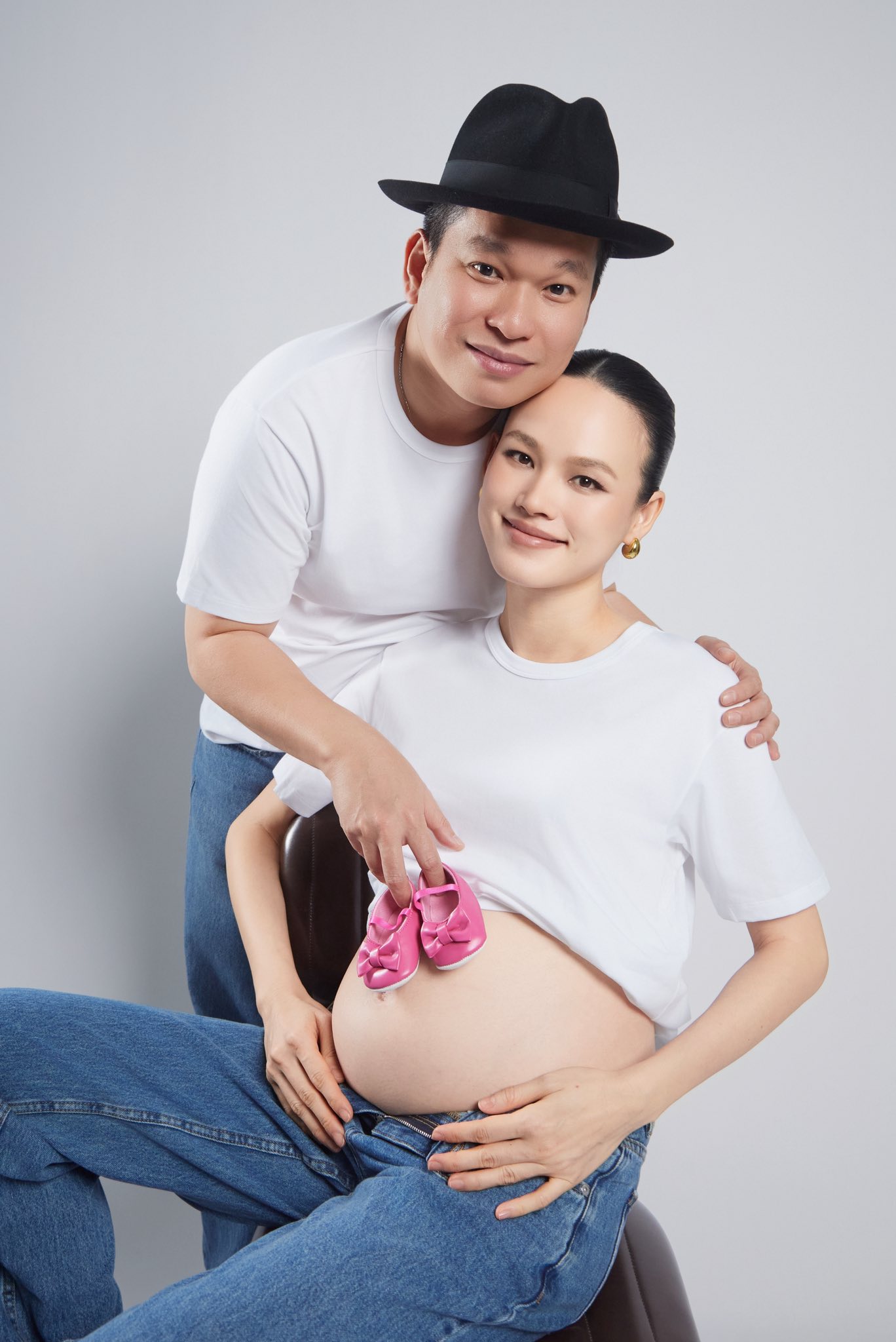 Tuyết Lan và chồng hạnh phúc chuẩn bị làm bố mẹ