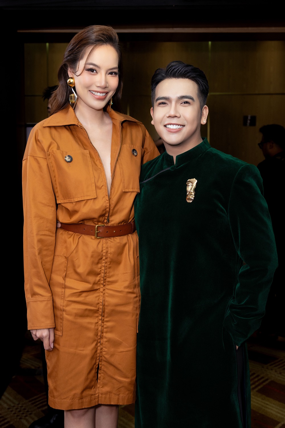 NTK Minh Châu cùng hoa hậu Lê Hoàng Phương