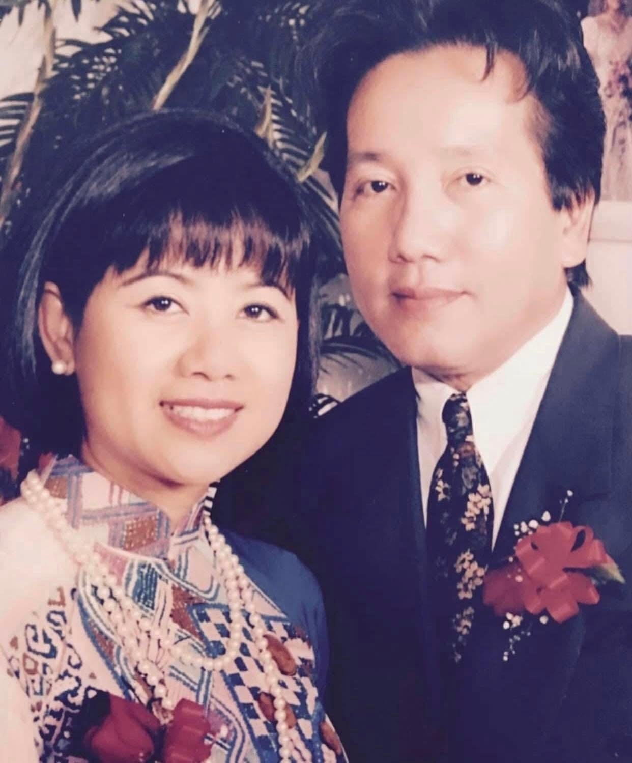 Elvis Phương và bà Phan Lệ Hoa thời trẻ