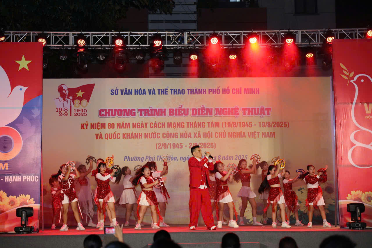 Trung tâm đào tạo nghệ thuật HKP do Kỳ Phương sáng lập