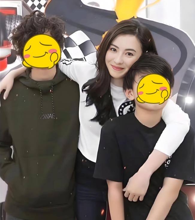 Trương Bá Chi và các con