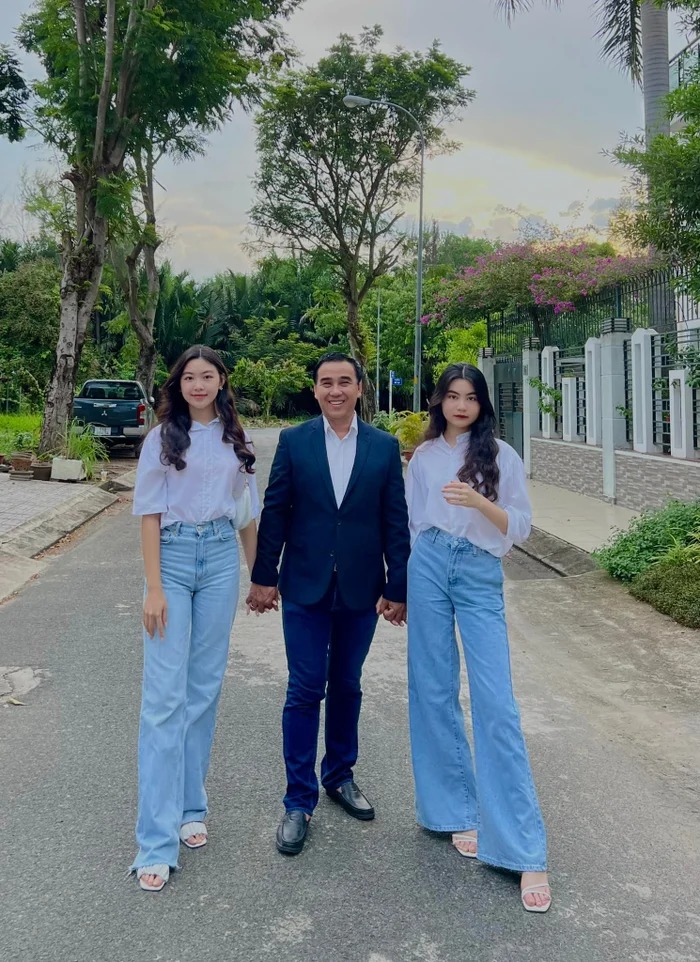 Hai con gái xinh đẹp của Quyền Linh