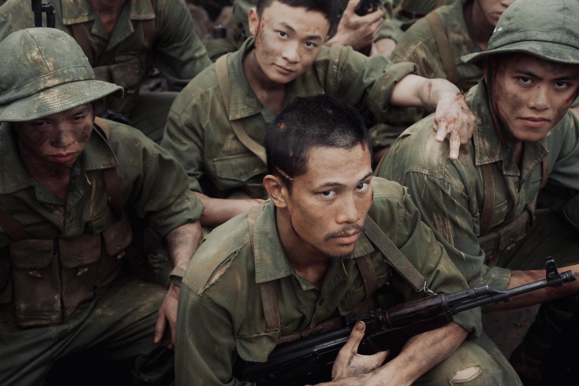 Tạo hình của Tạ trong phim Mưa Đỏ