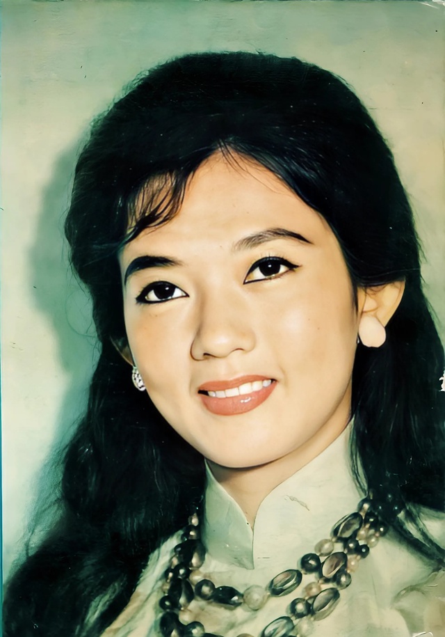 Gương mặt thanh tú, đôi mắt sáng và nụ cười hiền hậu của NS Thanh Nga từng làm chao đảo nhiều thế hệ khán giả