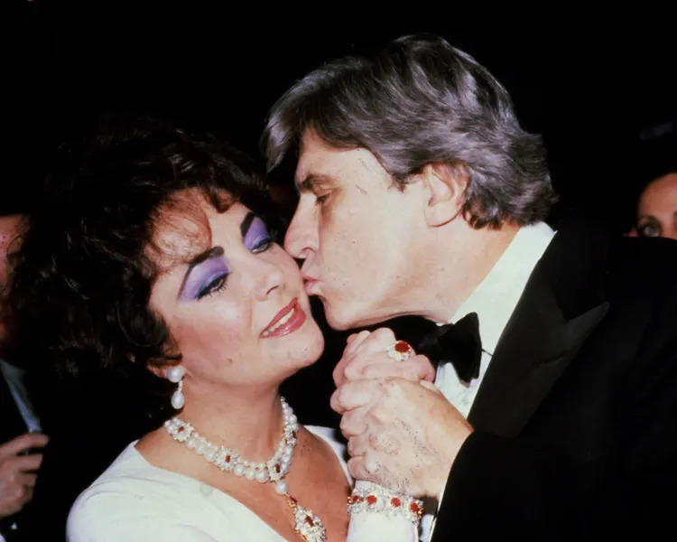 Elizabeth Taylor và John Warner năm 1981