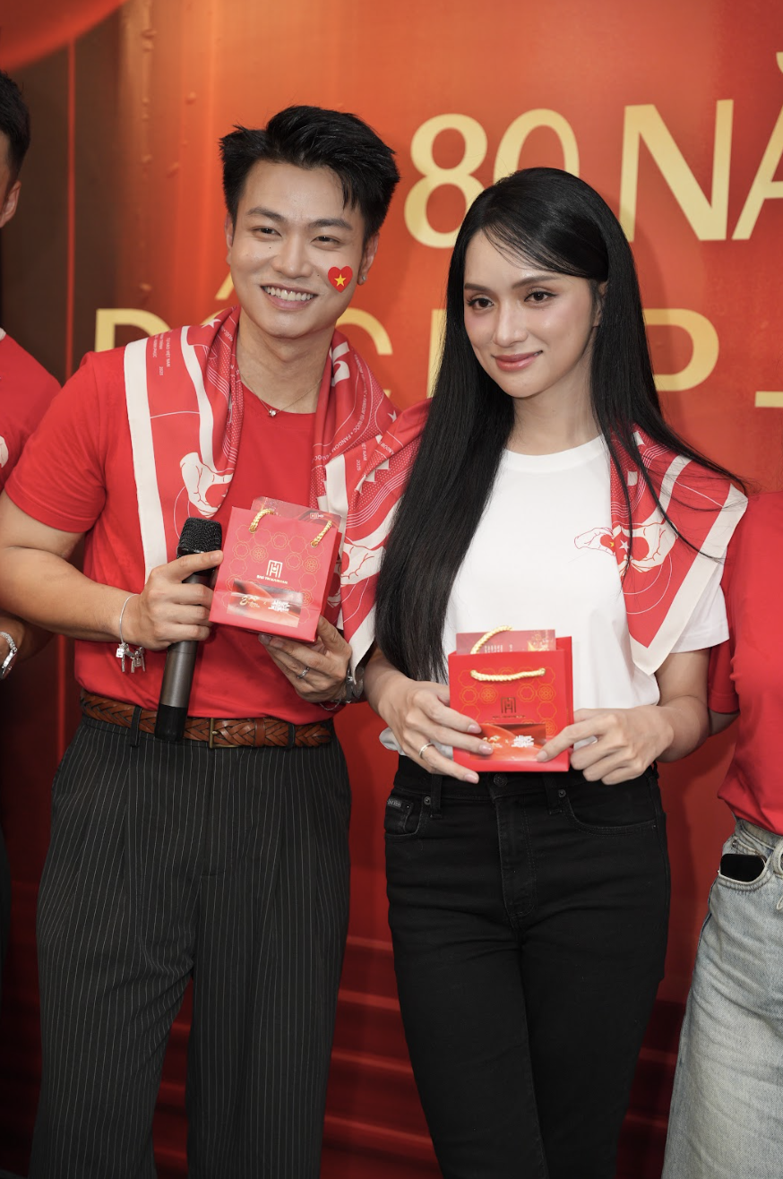 Quà tri ân từ ban tổ chức