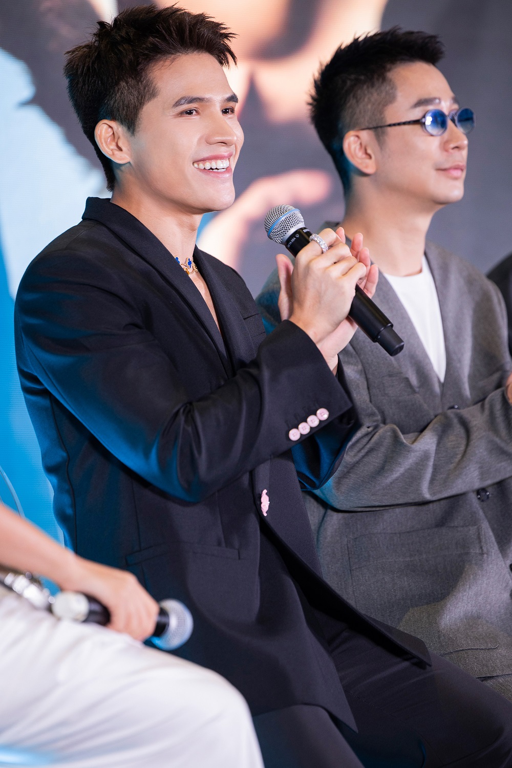 Ê-kíp đồng hành cùng Quốc Thiên trong thực hiện concert