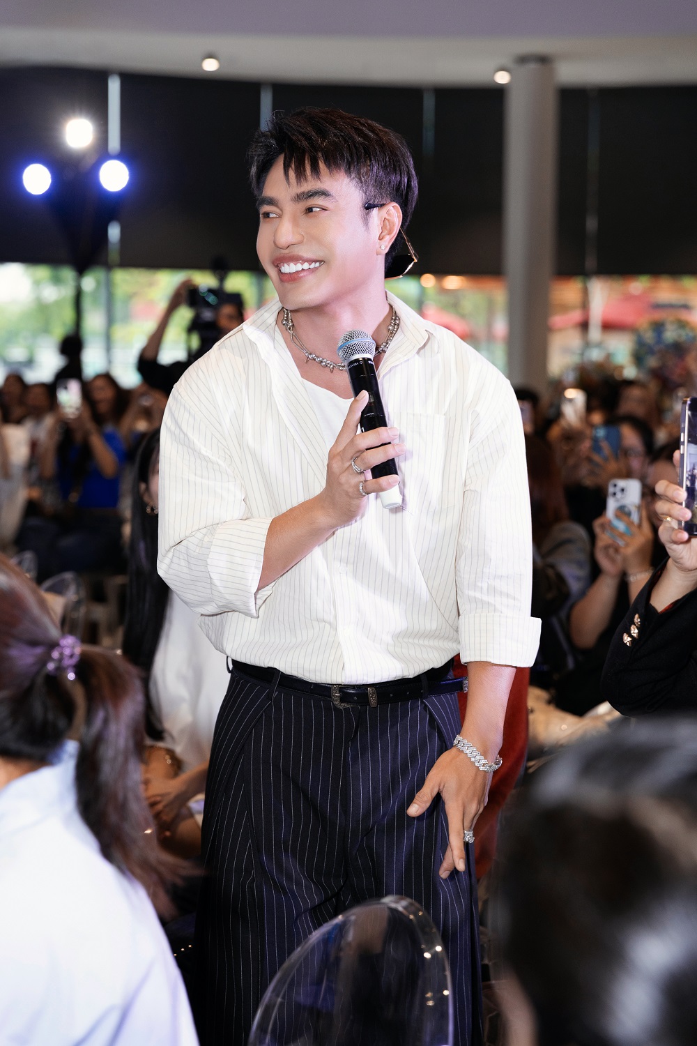 Không khí tại buổi họp báo giới thiệu concert