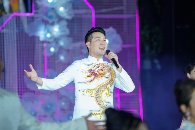 Nguyễn Phi Hùng giữ gìn sức khỏe và vẻ ngoài trẻ trung