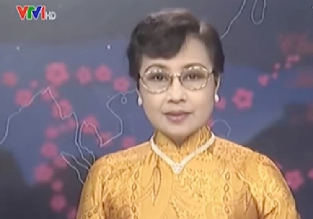 Kim Tiến dẫn bản tin Thời sự trên truyền hình
