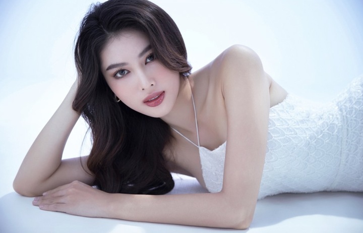 Á hậu Ngọc Thảo kín tiếng chuyện đời tư