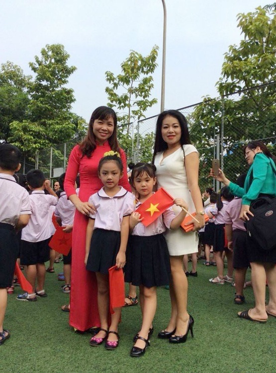 Gia đình nữ ca sĩ Anh Thơ
