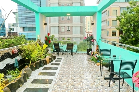 Căn nhà mặt tiền trung tâm Sài Gòn của Đoan Trường - góc 1 Căn nhà trung tâm TP.HCM của Đoan Trường - góc nhìn 1