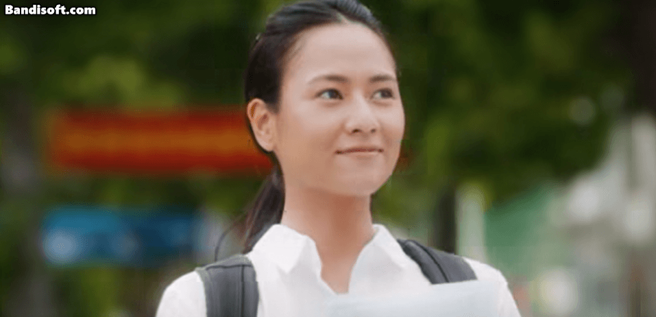 Dù để mặt mộc nhưng cô vẫn cực kỳ xinh đẹp.