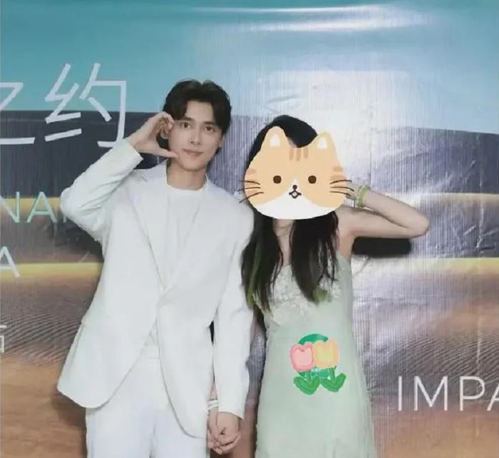 Lý Dịch Phong bán gói chụp ảnh cùng fan...