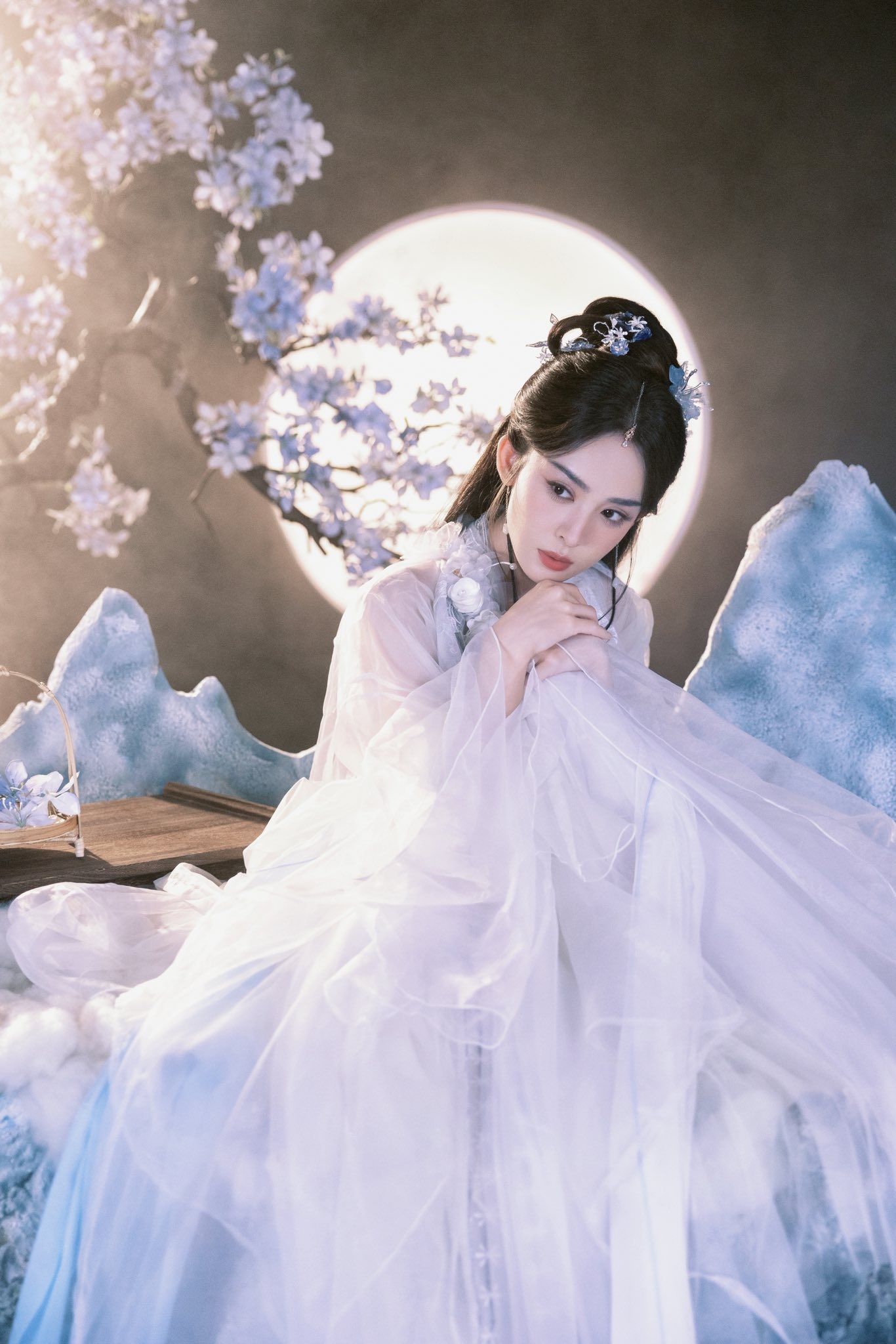 Ngắm nhìn Cổ Lực Na Trát như nàng Hằng Nga thật sự