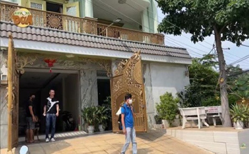 Biệt thự rộng lớn của Bảo Chung