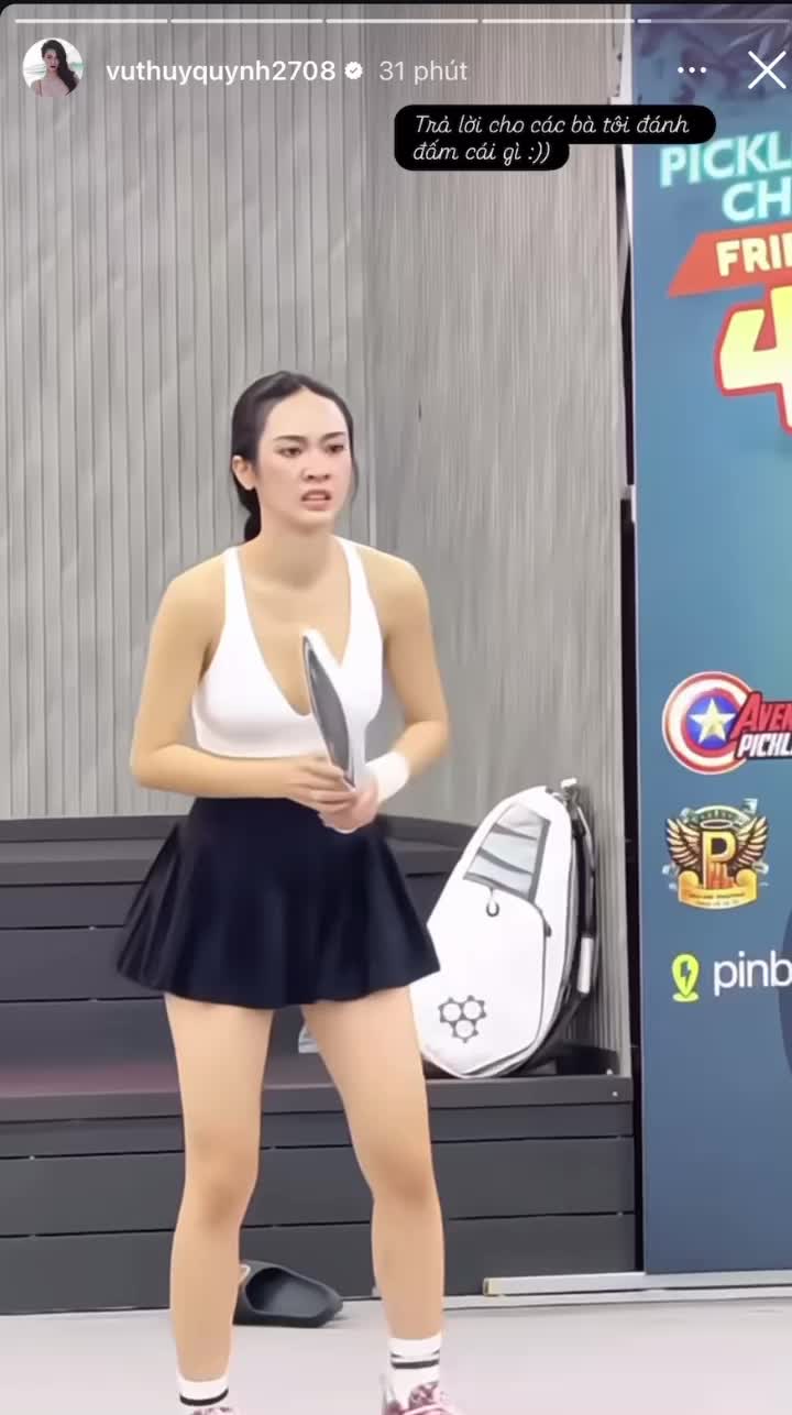 Á hậu Vũ Thúy Quỳnh chơi hăng say bộ môn pickleball