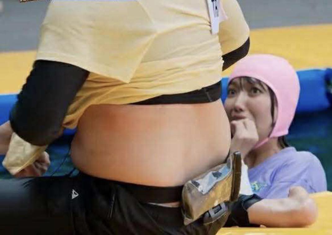 Chiếc bụng mỡ của Trấn Thành