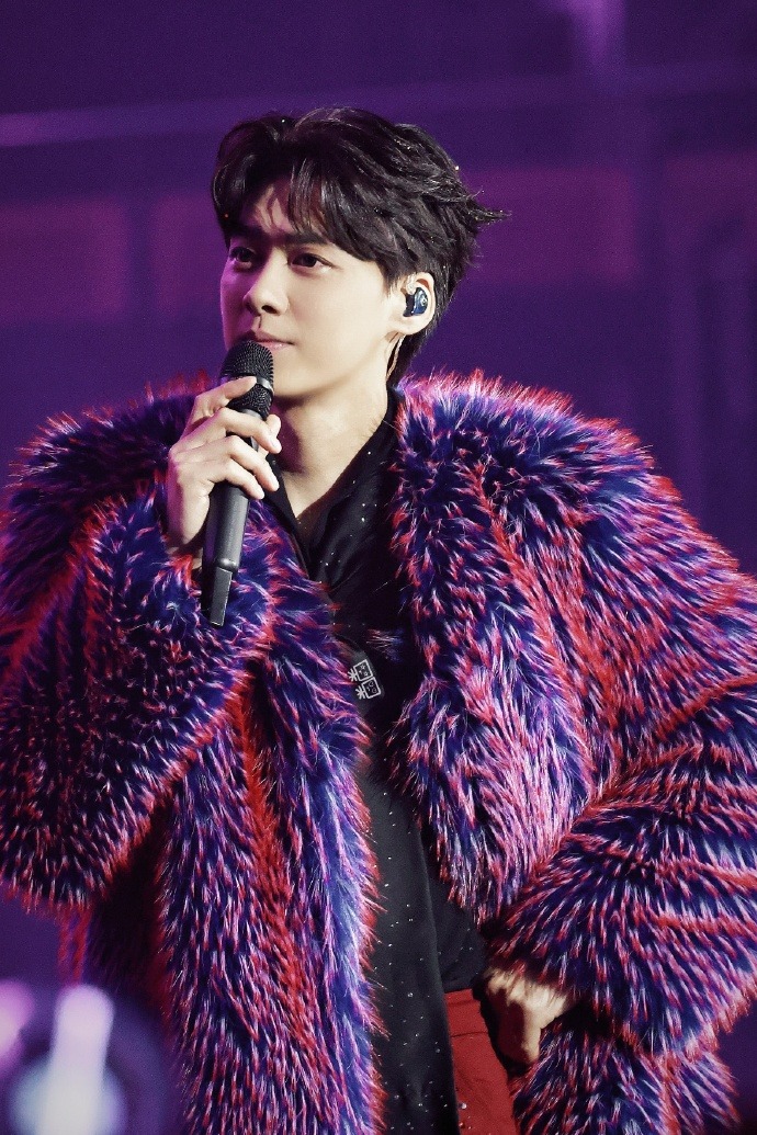 Công chúng kêu gọi trừng phạt Lý Dịch Phong nghiêm khắc hơn nữa