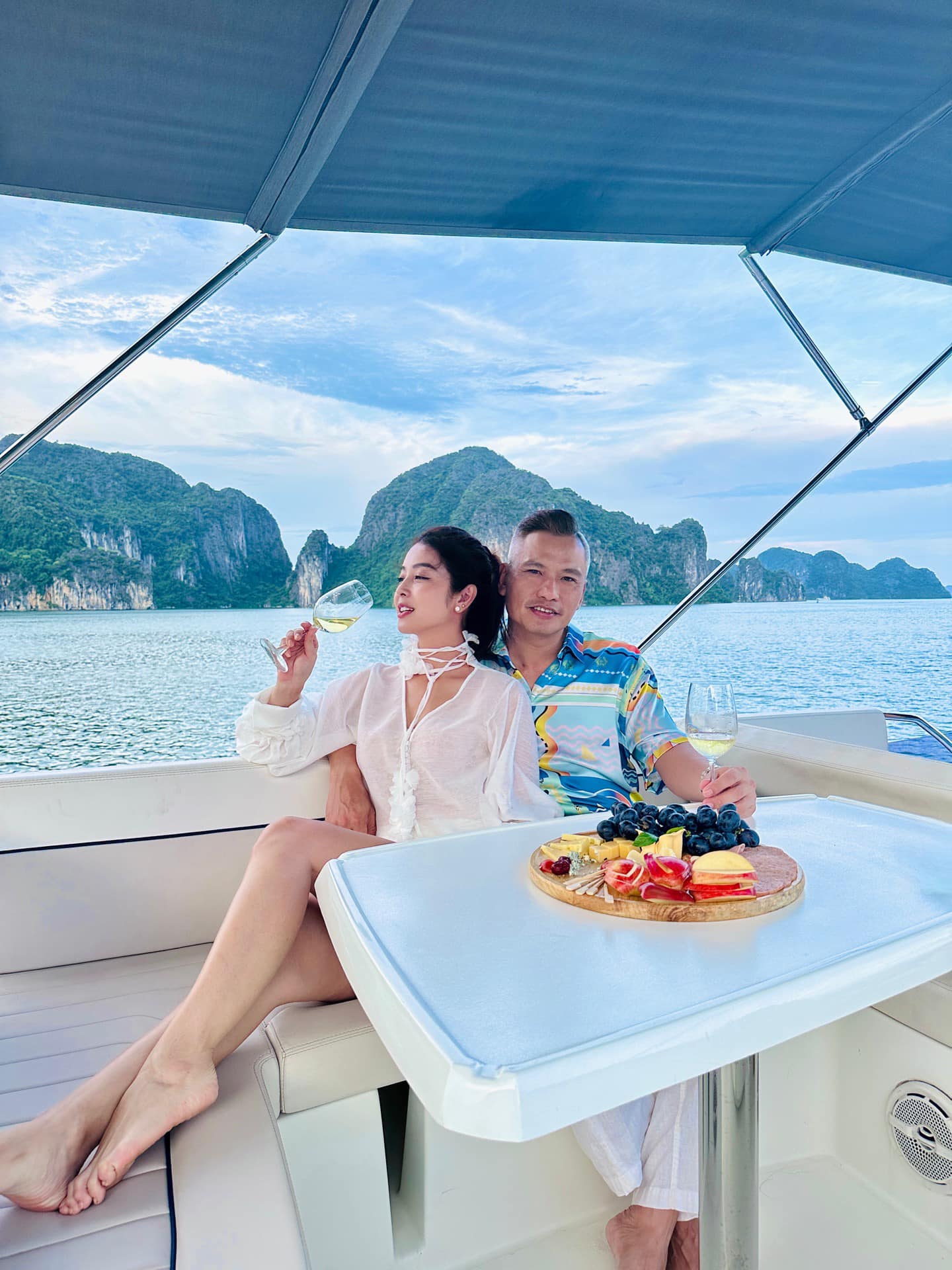 Nguyễn Đức Hải bên Jennifer Phạm
