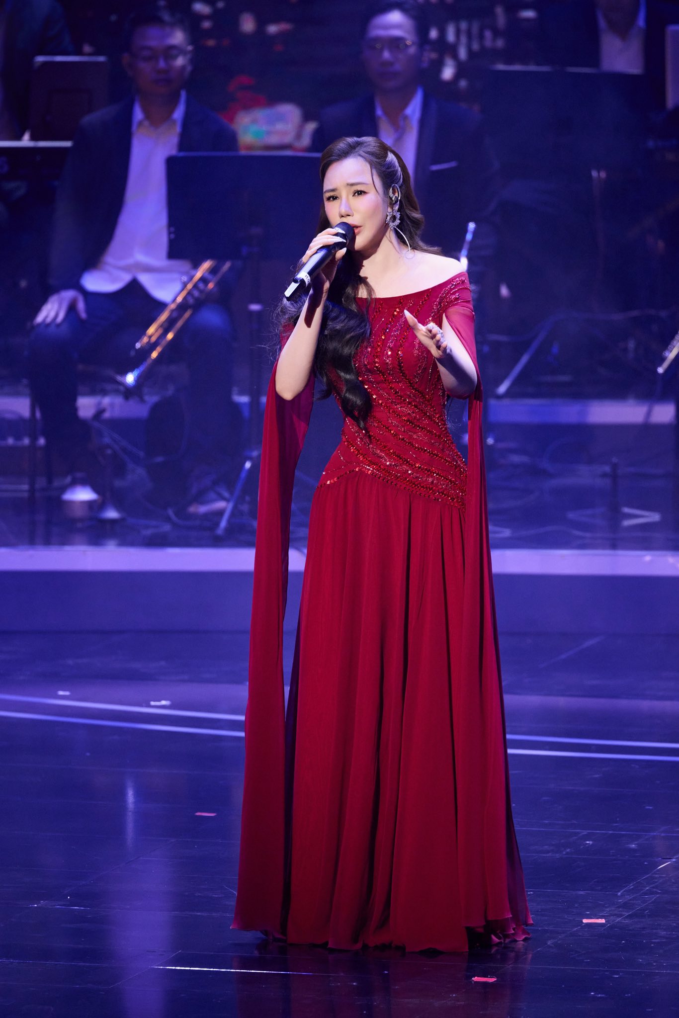 Gương mặt nữ ca sĩ khi mới vào nghề