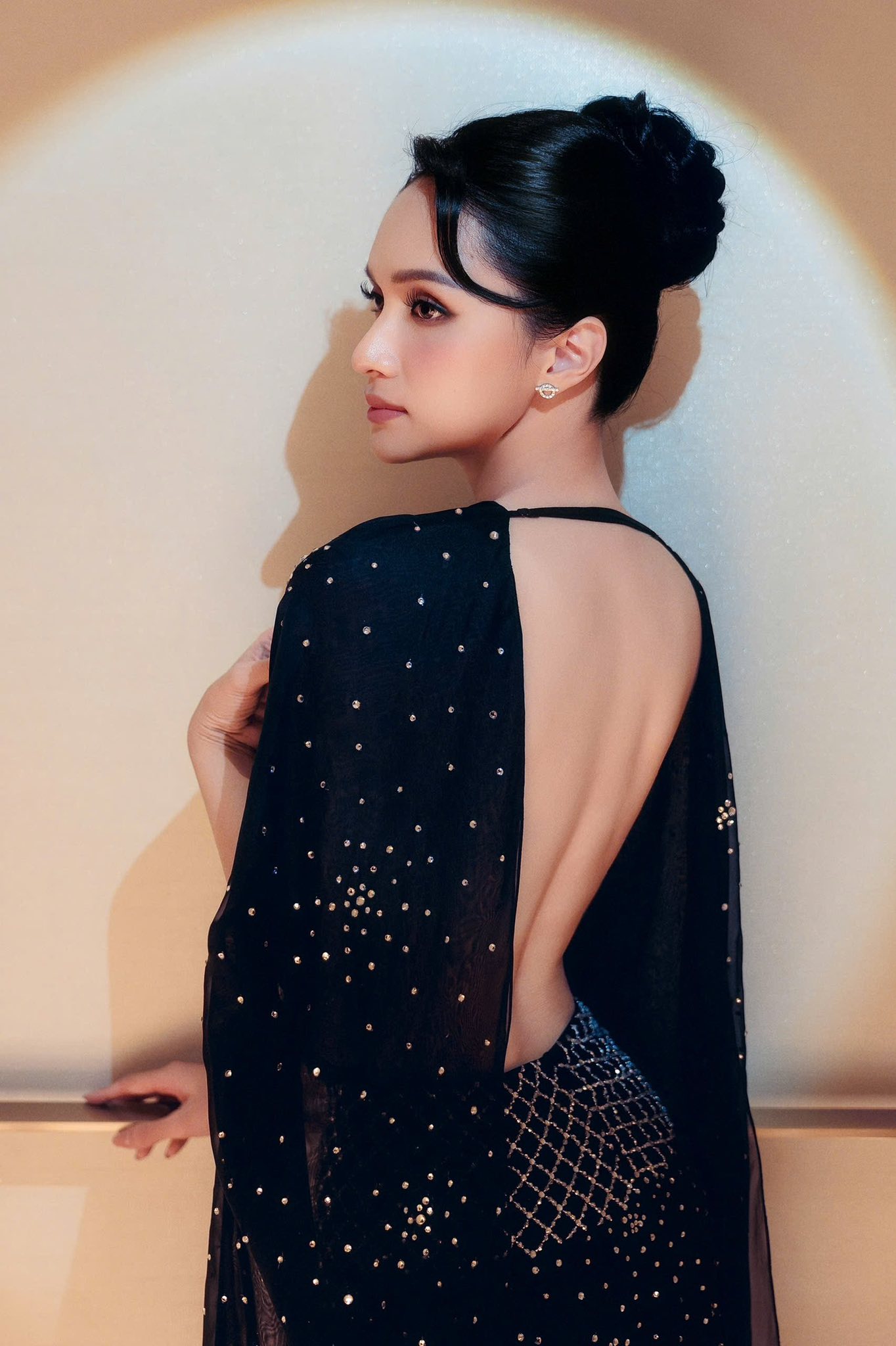 Hoa hậu Hương Giang xinh đẹp, tự tin