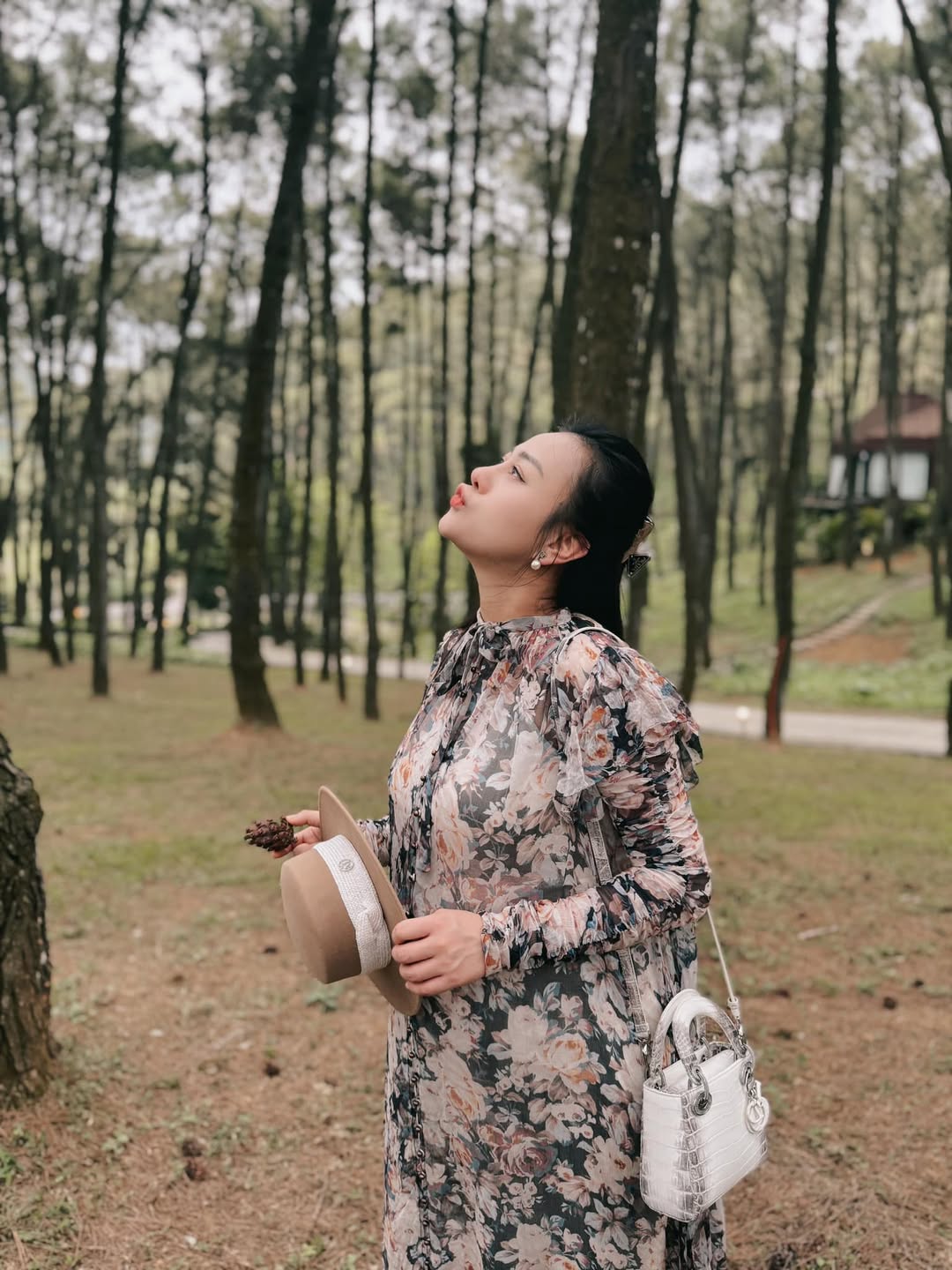 Túi da cá sấu Himalaya màu loang trắng – xám