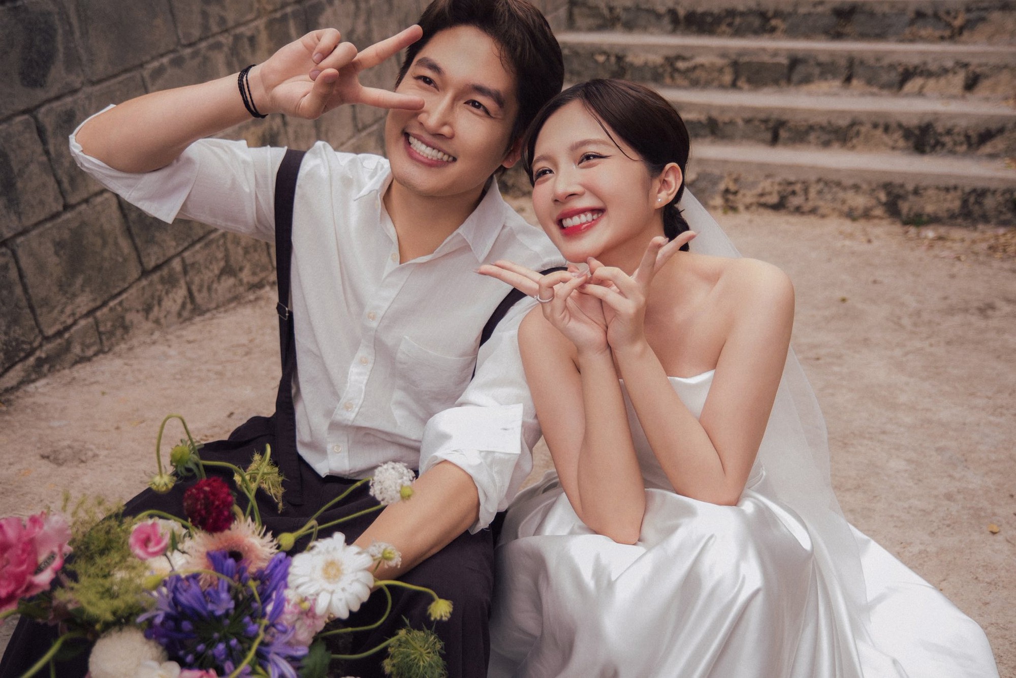 Cặp đôi đã hoàn thành thủ tục đăng ký kết hôn