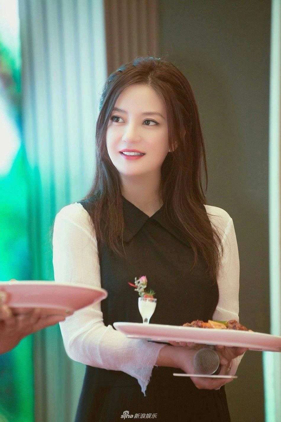 An Dĩ Hiên hốc hác sau biến cố