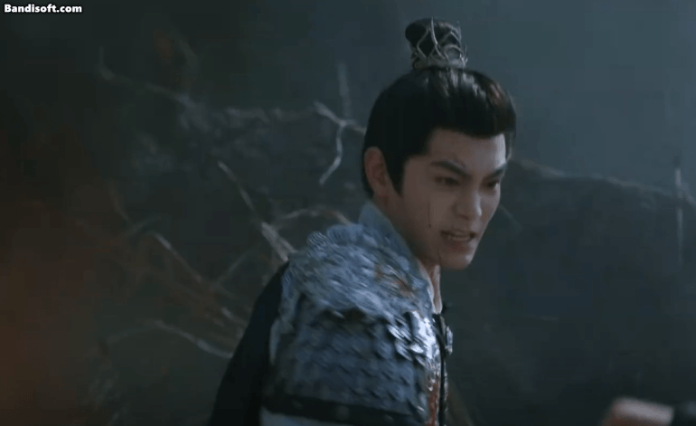 Đinh Vũ Hề trong cảnh hành động