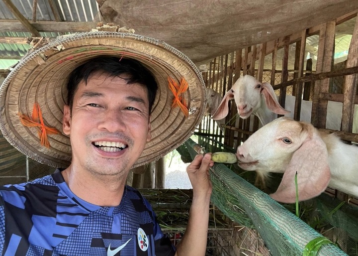 Cơ ngơi ở quê của Tiết Cương. Khu vườn rộng lớn của Tiết Cương