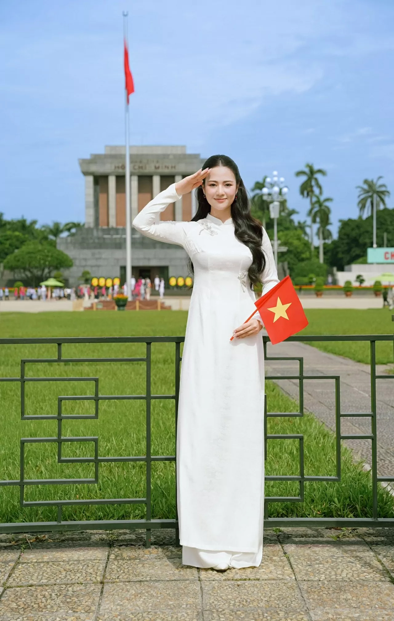 Việt Hoa trong một phân cảnh truyền hình