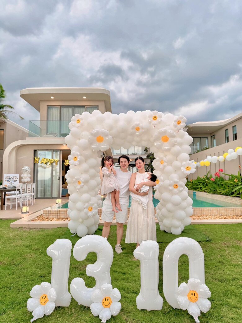 Đông Nhi và Ông Cao Thắng cùng tổ ấm gia đình