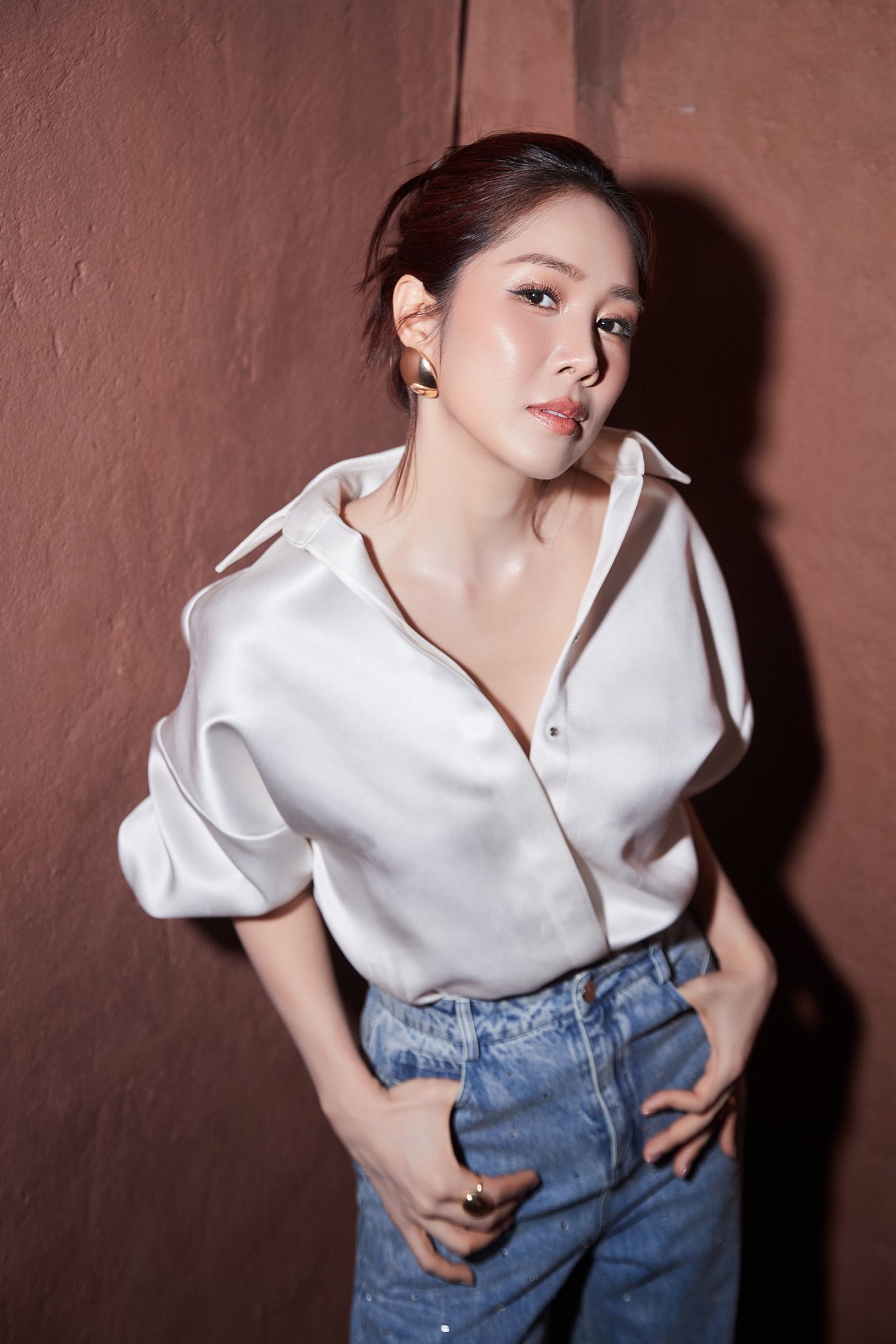 Lê Phương ngày càng trẻ trung, tươi tắn