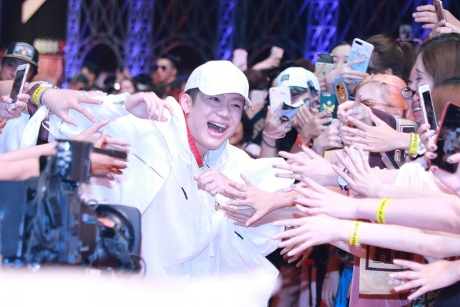 PG One bị cấm sóng ở showbiz Trung Quốc sau khi dính bê bối đời tư nghiêm trọng