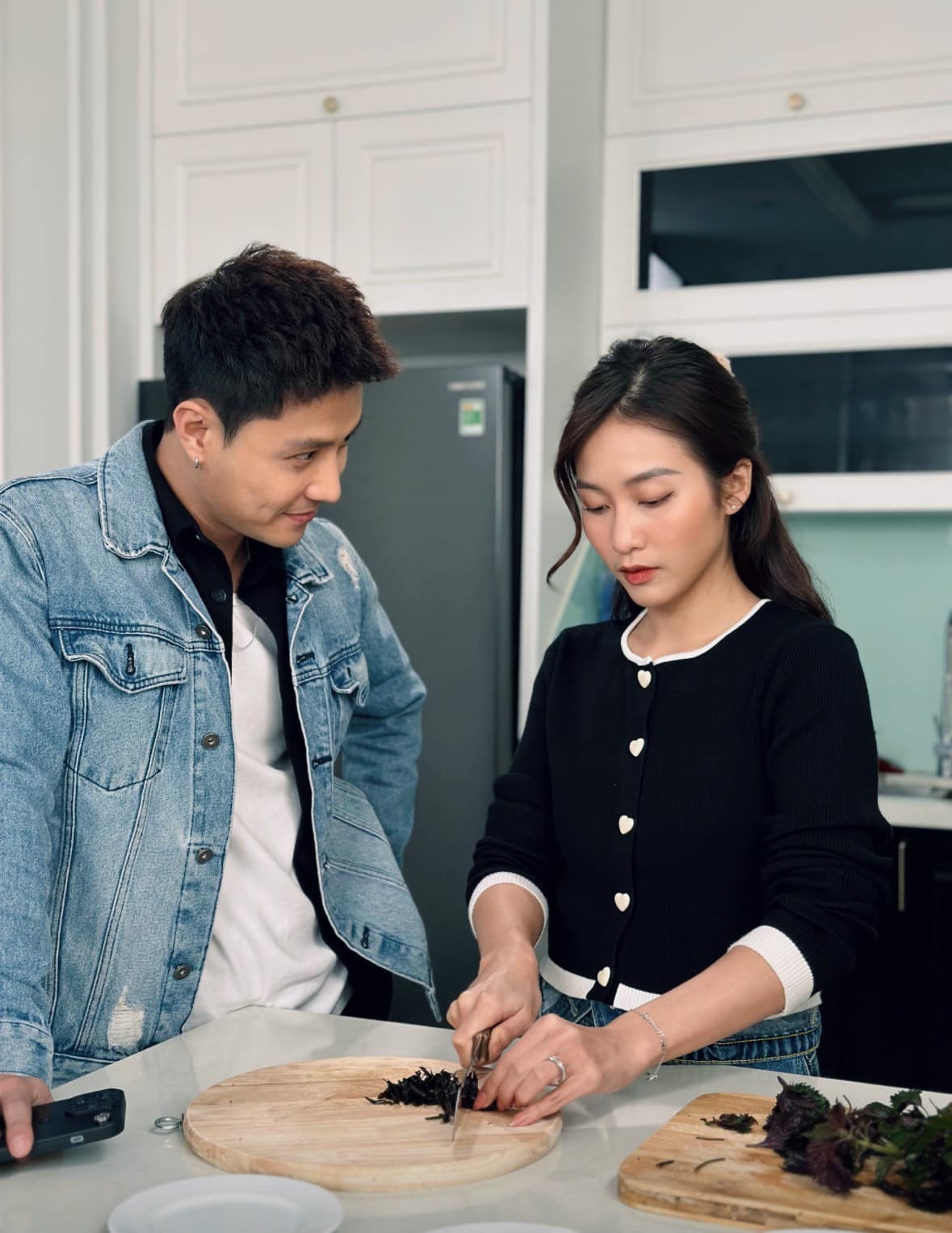 Khả Ngân thời đóng phim Gia Đình Mình Vui Bất Thình Lình.