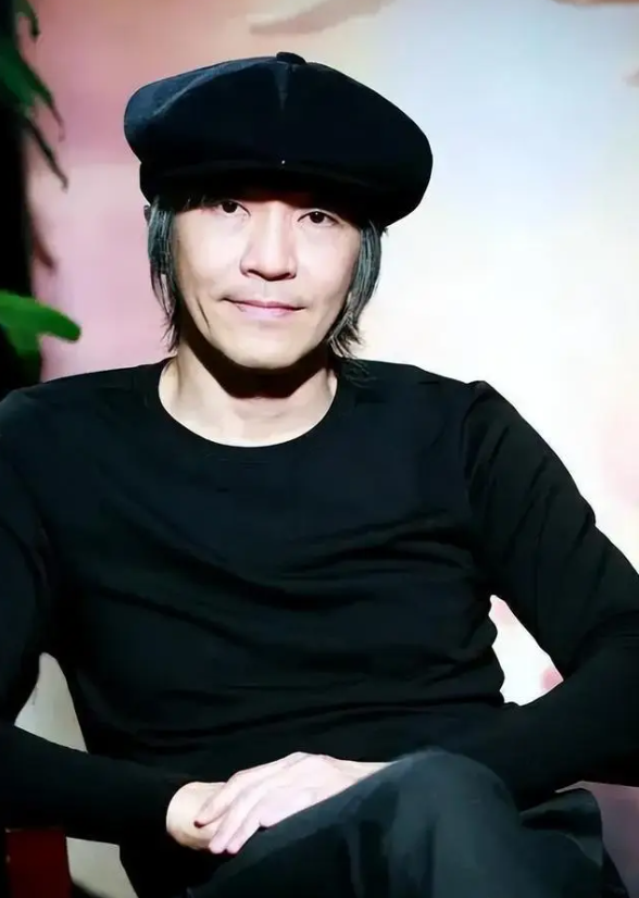 Châu Tinh Trì bị tố vong ân phụ nghĩa