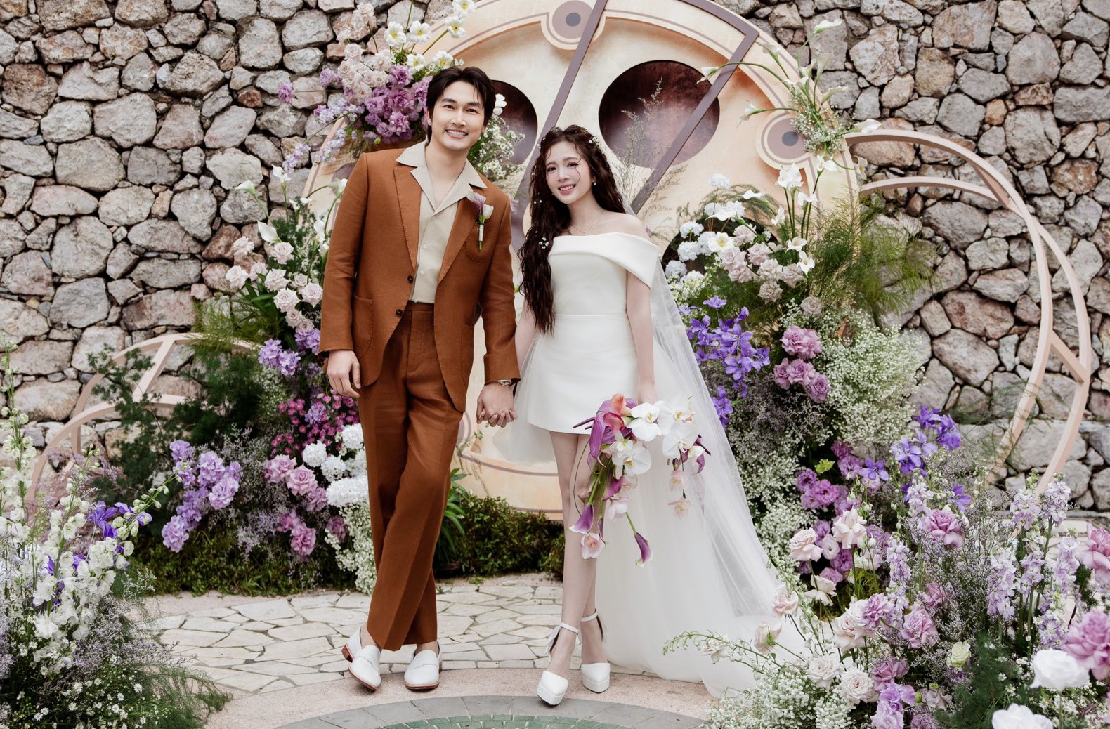 Cặp đôi nhí nhảnh trong lễ thề nguyện