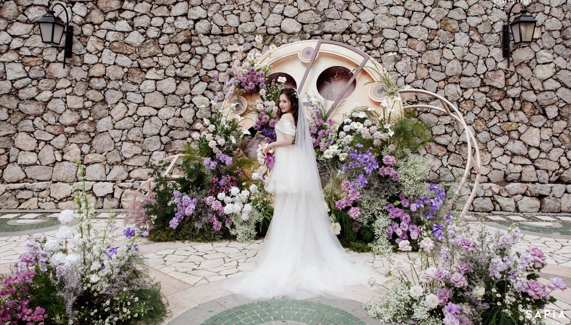 Ngọc Huyền xinh xắn trong lễ thề nguyện