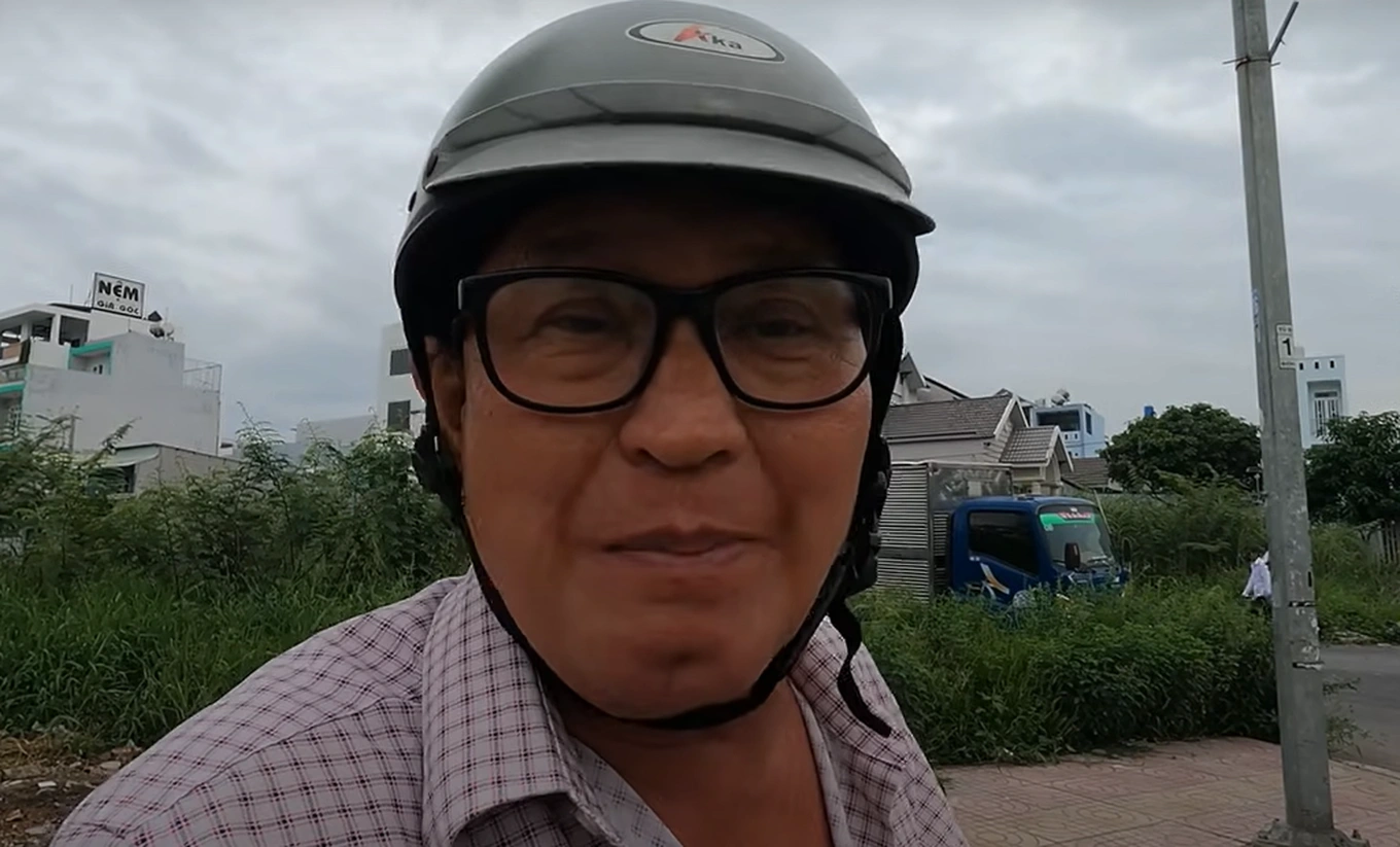 Nghệ sĩ Duy Phương tự đi ship bánh bèo