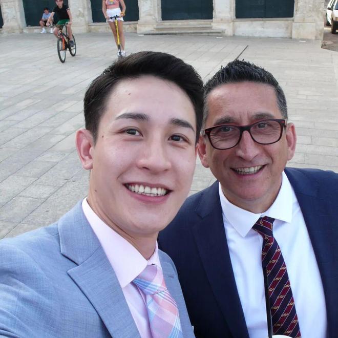 Trai đẹp giải nghệ sau khi kết hôn với đại gia đồng tính- Ảnh 3. Nam diễn viên người Thái đã tìm được 'chân mệnh thiên tử' đích thực.