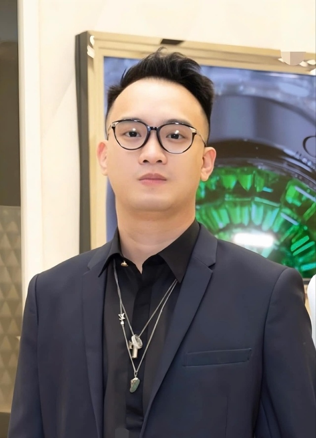 Ảnh chân dung Đức Phạm cùng lời chia sẻ trên mạng xã hội