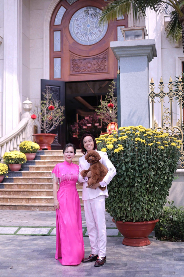 Biệt thự sang trọng của Việt Hương và chồng