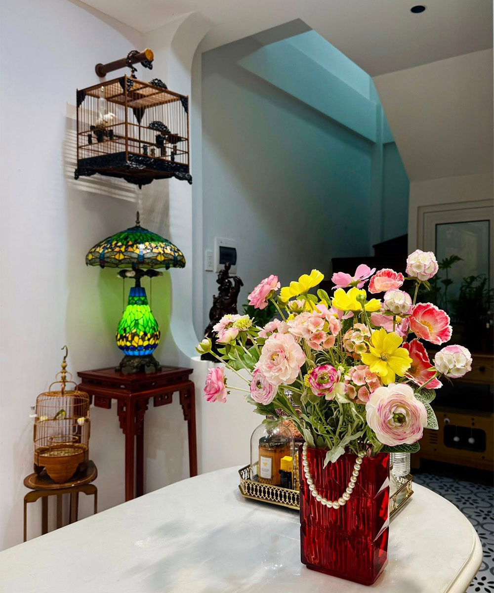 Góc thiền trong nhà Không gian thiền với tượng Phật và ánh sáng vàng dịu nhẹ