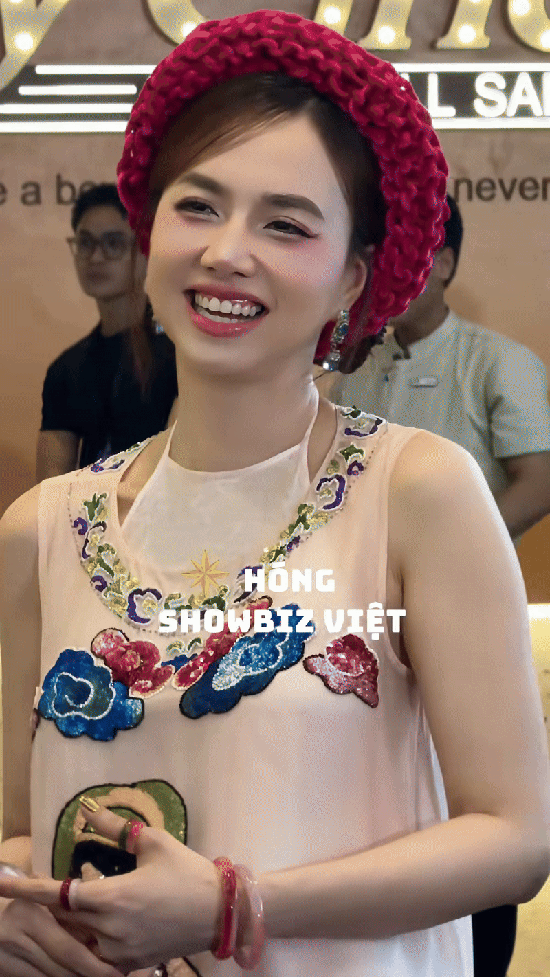 Phu nhân đạo diễn trăm tỷ đẹp không tì vết ở tuổi 41, Kim Tuyến bất ngờ bị gọi tên- Ảnh 1. Nhan sắc rạng rỡ, ngọt ngào của nữ diễn viên.