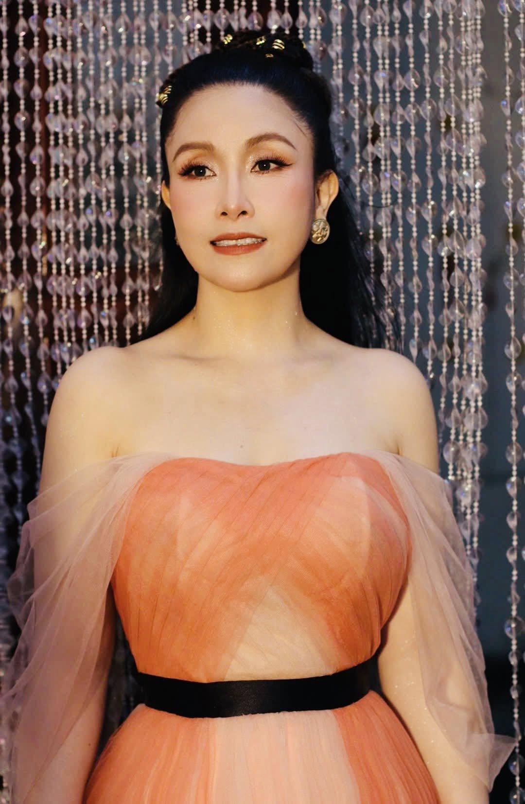 Nhan sắc tuổi 51 của Kiều Oanh.